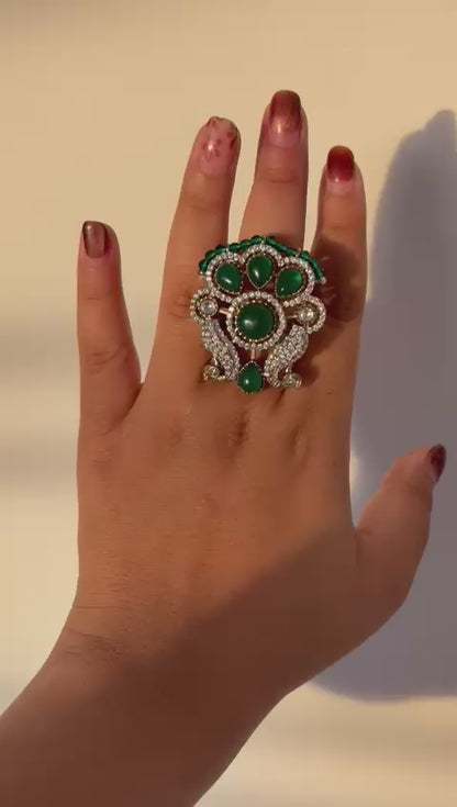 Aurevia Regal Ring 👑💚